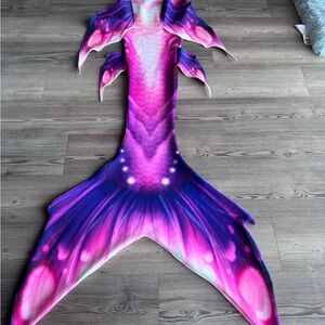 Mertailor Venus Raspberry ff3 mermaid tail skin